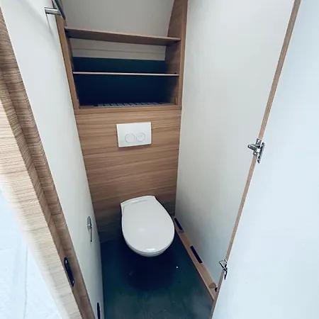 אתר קמפינג Mietwohnwagen 54 *